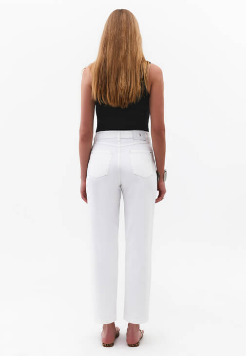 Mom-Fit Denim ve Modal Atlet Kombini