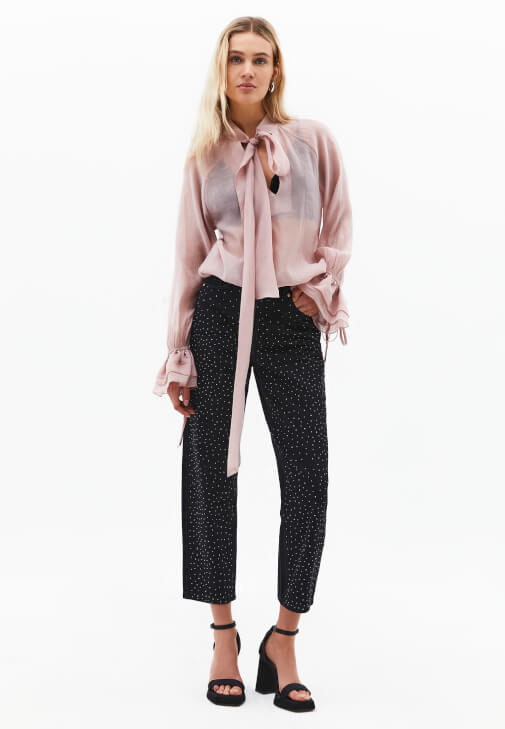 Taşlı Denim Pantolon ve Tül Bluz Kombini