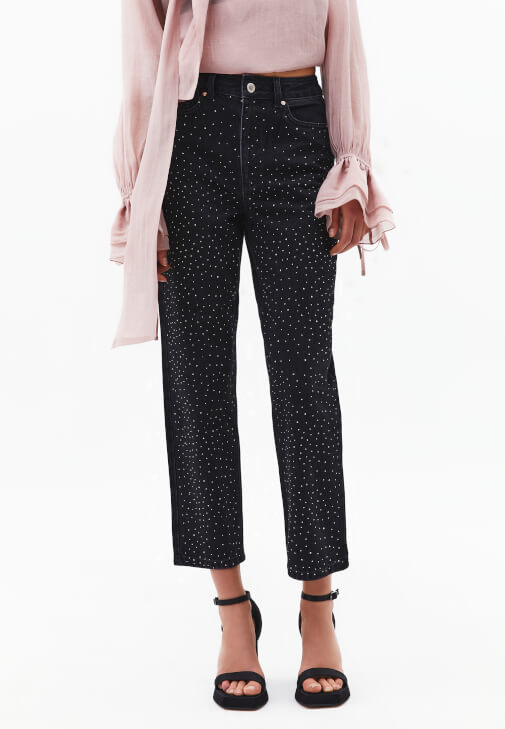 Taşlı Denim Pantolon ve Tül Bluz Kombini