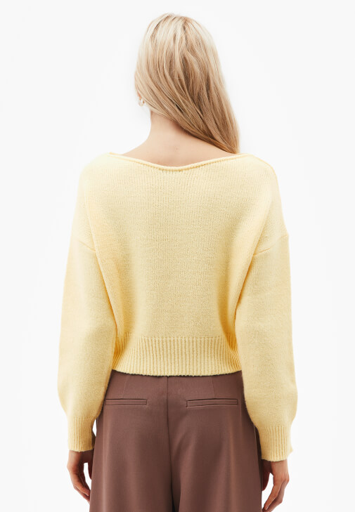 Bot Yaka Kazak ve Asimetrik Pantolon Kombini