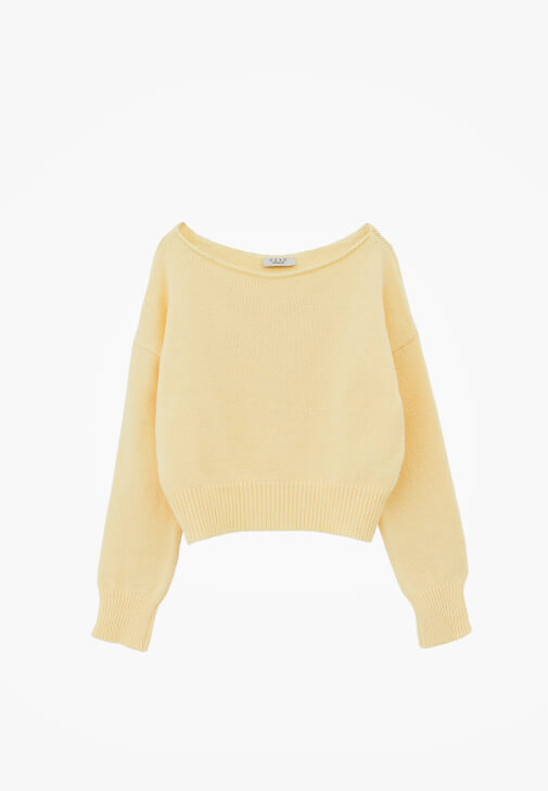 Bot Yaka Kazak ve Asimetrik Pantolon Kombini