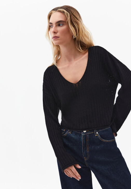 Siyah V Yaka Triko Kazak