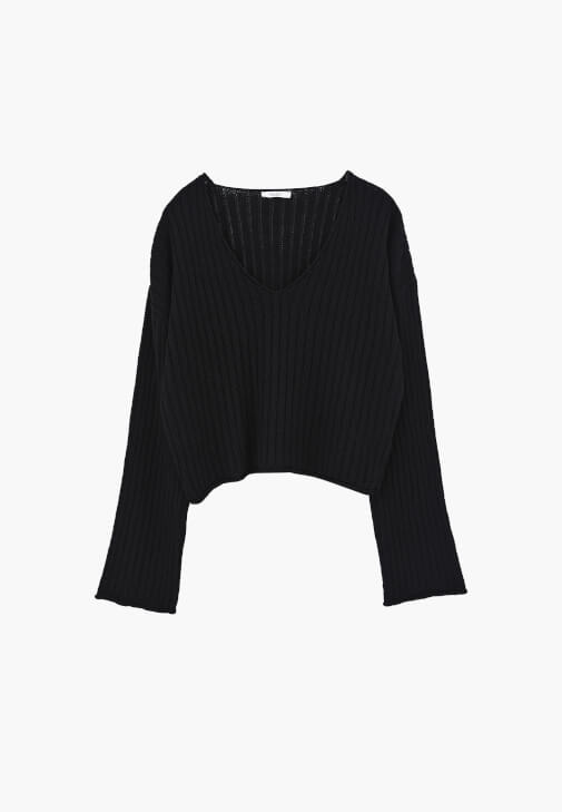 Triko Kazak ve Barrel-Fit Denim Kombini