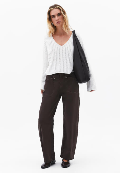  Triko Kazak ve Wide-Leg Pantolon Kombini