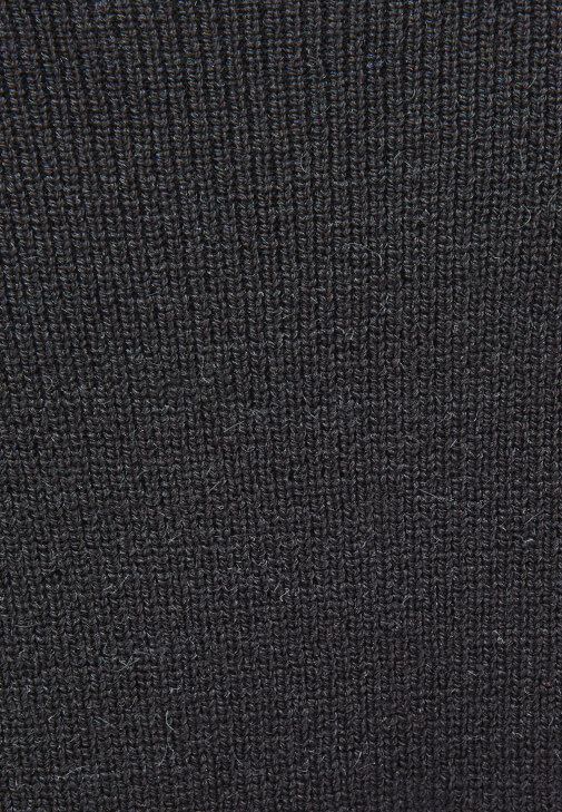 Triko Kazak ve Şort Etek Kombini