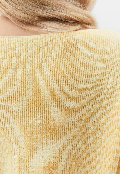 Triko Kazak ve Flare Denim Kombini