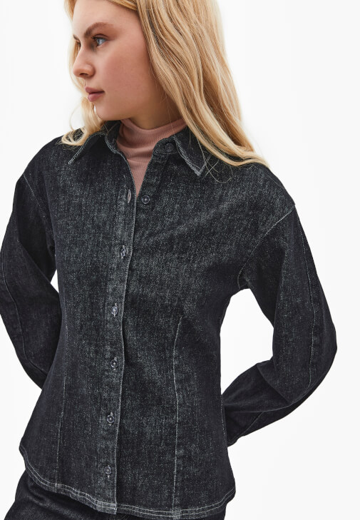 Denim Gömlek ve Baggy-Fit Denim Kombini