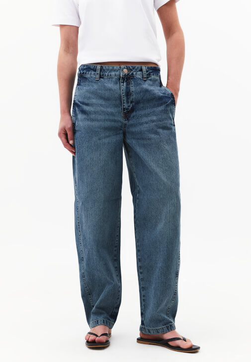 Düşük Bel Pantolon ve Kürk Kombini