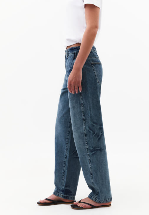 Düşük Bel Pantolon ve Kürk Kombini