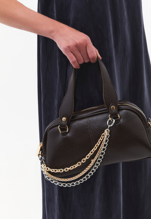  Aksesuar Detaylı Çanta