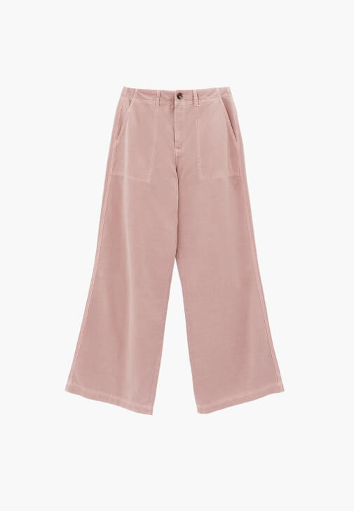 Tencel Pantolon ve Çizgili Tişört Kombini