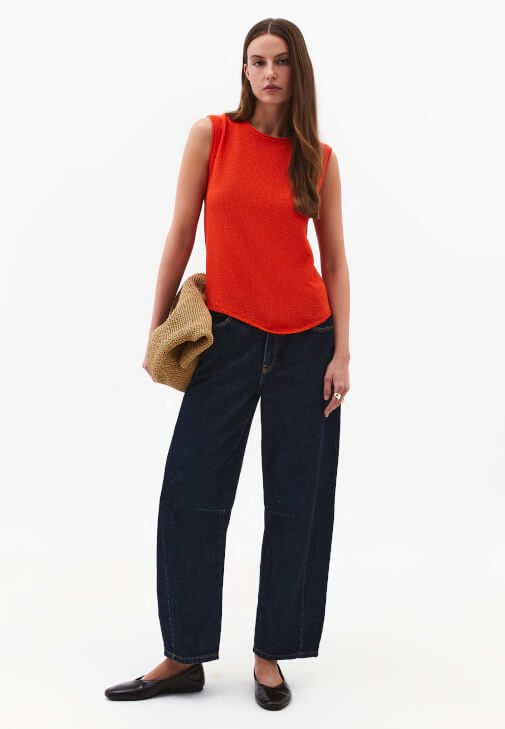 Triko Atlet ve Denim Pantolon Kombini