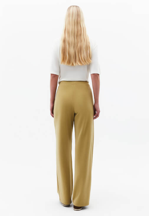 Modal Pantolon ve Triko Kazak Kombini