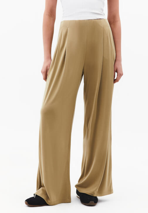 Wide-Leg Pantolon ve Crop Top Kombini