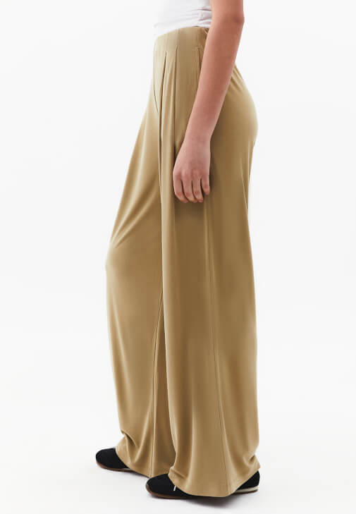 Wide-Leg Pantolon ve Crop Top Kombini