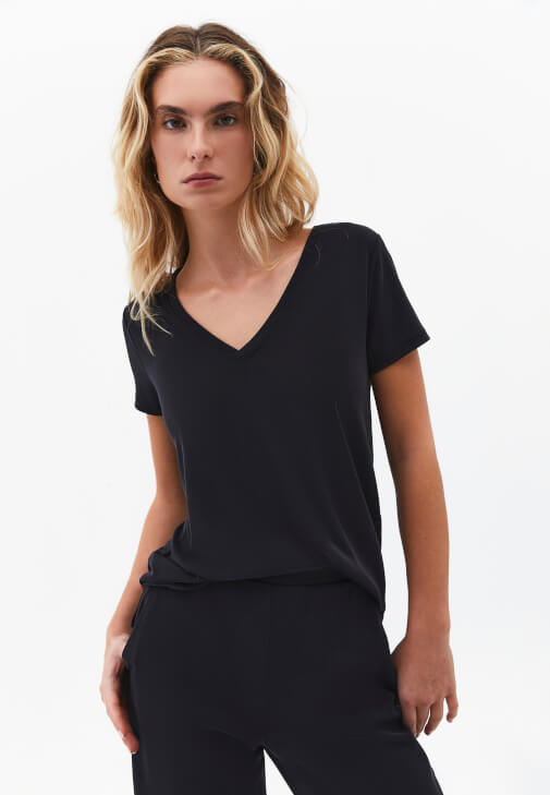 Siyah Modal V Yaka Tişört