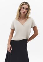 Bayan Bej Modal V Yaka Tişört