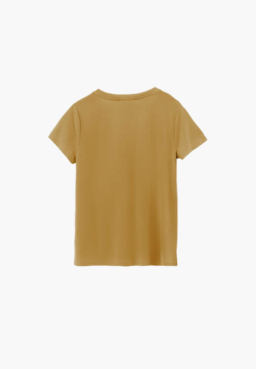 Modal Tişört ve Denim Şort Kombini