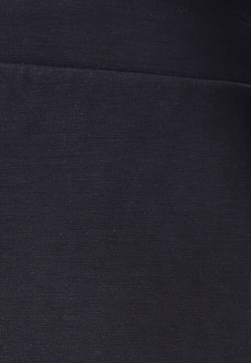 Jogger Pantolon ve Modal Sweatshirt Kombini