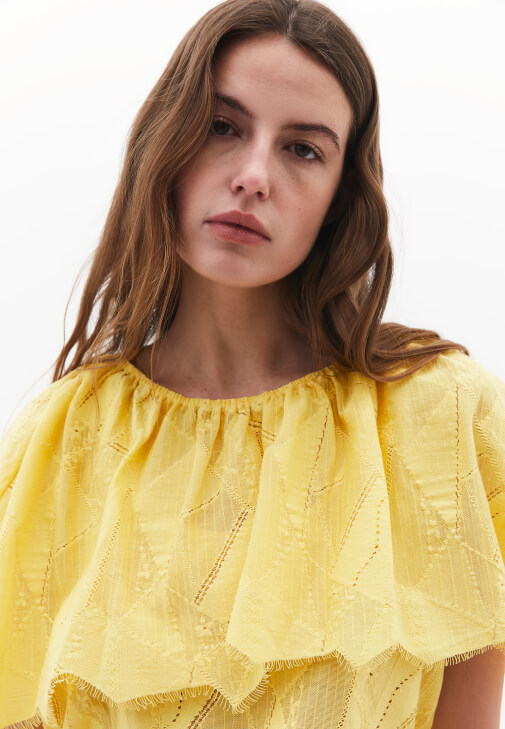 Dantel Bluz ve Denim Pantolon Kombini