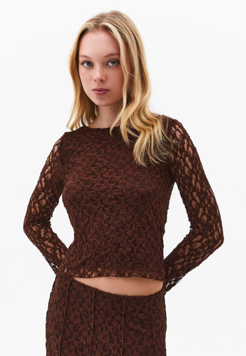 Bot Yaka Tişört ve Etek Kombini