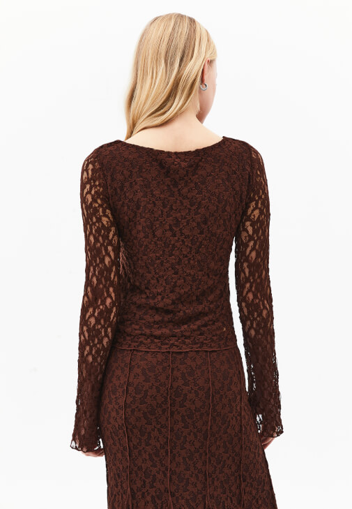 Bot Yaka Tişört ve Etek Kombini