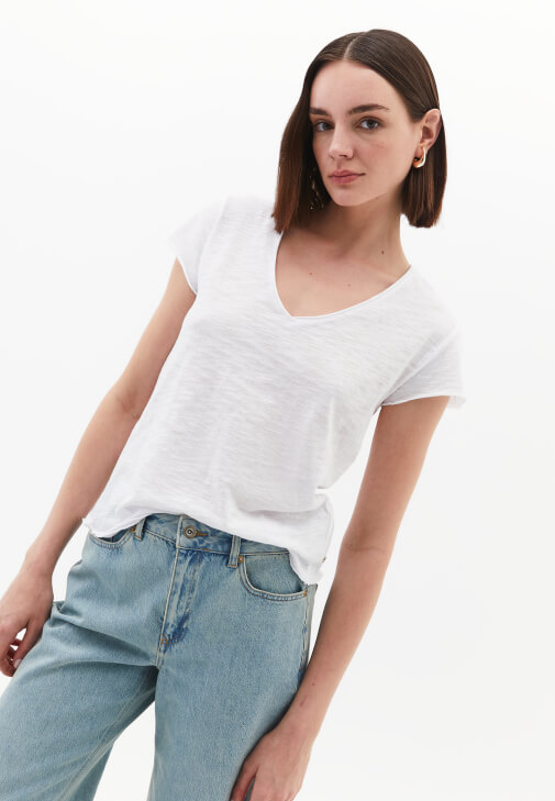  Pamuklu V Yaka Tişört