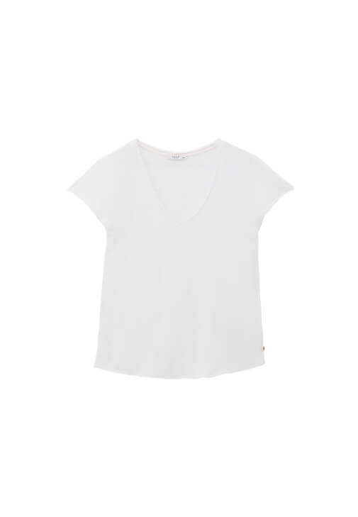 Pamuklu V Yaka Tişört ve Yüksek Bel Denim Pantolon Kombini