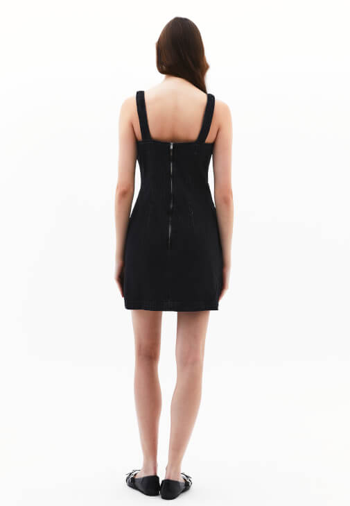 Denim Elbise ve Kazak Kombini