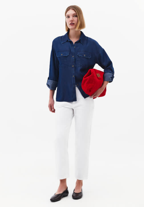  Denim Gömlek ve Denim Pantolon Kombini