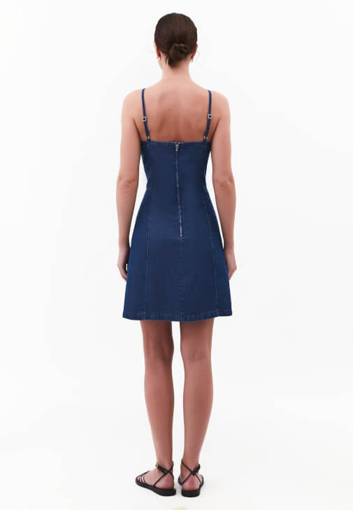 Denim Elbise ve Sandalet Kombini