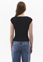 Bayan Siyah V Yaka Tişört