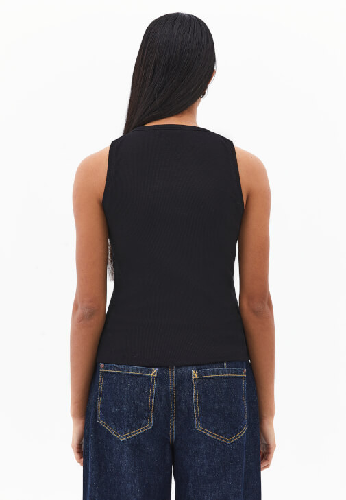 Çıtçıtlı Atlet ve Barrel-Fit Pantolon Kombini