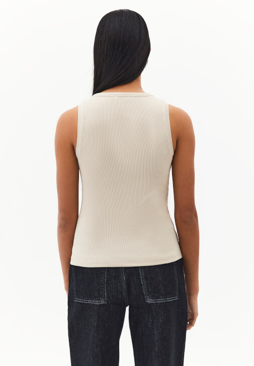 Çıtçıtlı Atlet ve Baggy-Fit Pantolon Kombini