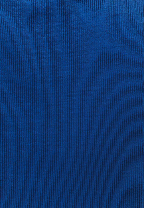 Çıtçıtlı Atlet ve Yüksek Bel Pantolon Kombini