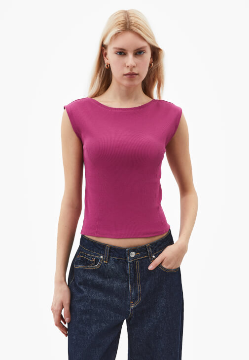 Pembe Bot Yaka Tişört