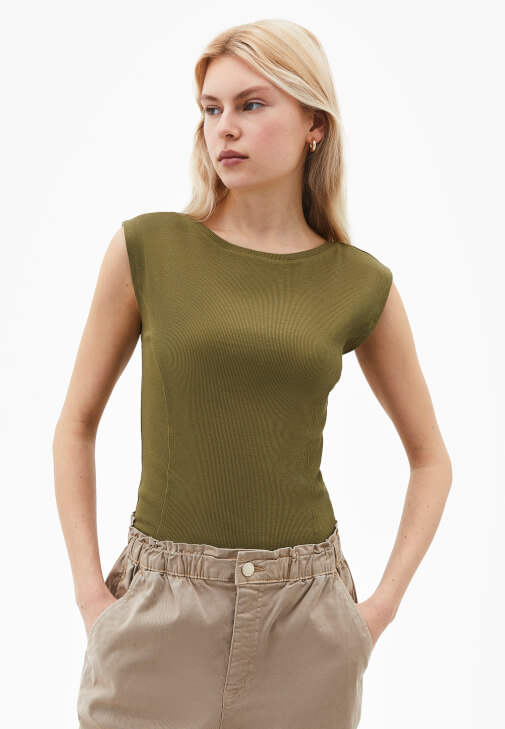 Yeşil Bot Yaka Tişört