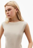 Bayan Bej Bot Yaka Tişört