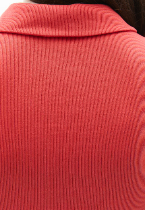 Fermuarlı Atlet ve Straight-Fit Pantolon Kombini