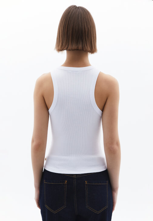 Pamuklu Atlet ve Düşük Bel Boyfriend Pantolon Kombini