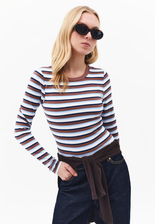 Çok Renkli Çizgili Sıfır Yaka Tişört