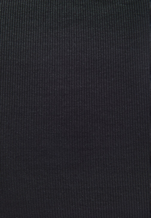 Kemerli Pantolon ve Atlet Kombini