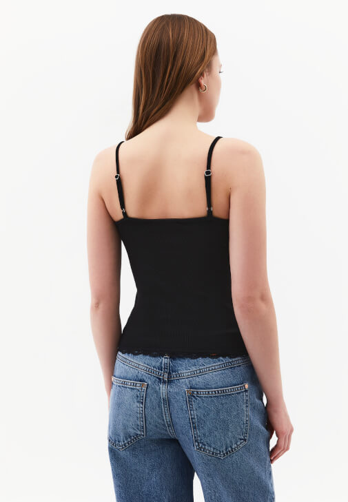 Dantelli Atlet ve Straight-Fit Denim Kombini