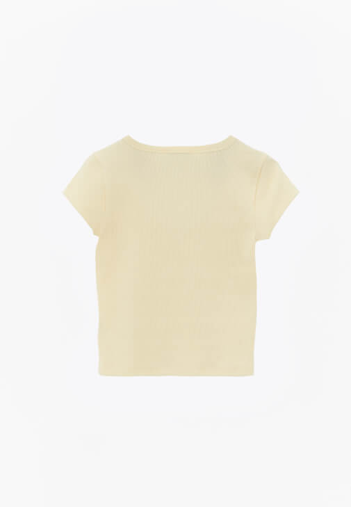 Pamuklu Tişört ve Tencel Şort Kombini