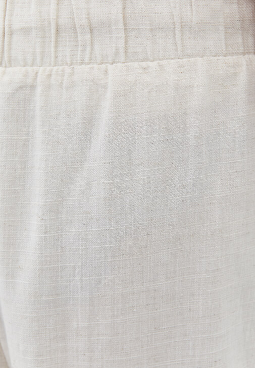 Barrel-Fit Pantolon ve Atlet Kombini