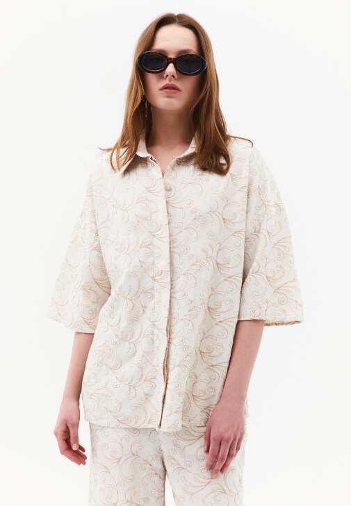 Keten Nakışlı Gömlek ve Keten Pantolon Kombini