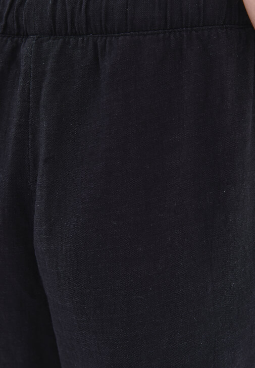 Keten Pantolon ve Dantelli Top Kombini