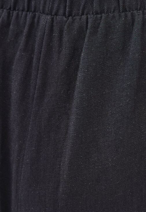 Keten Pantolon ve Ajurlu Atlet Kombini