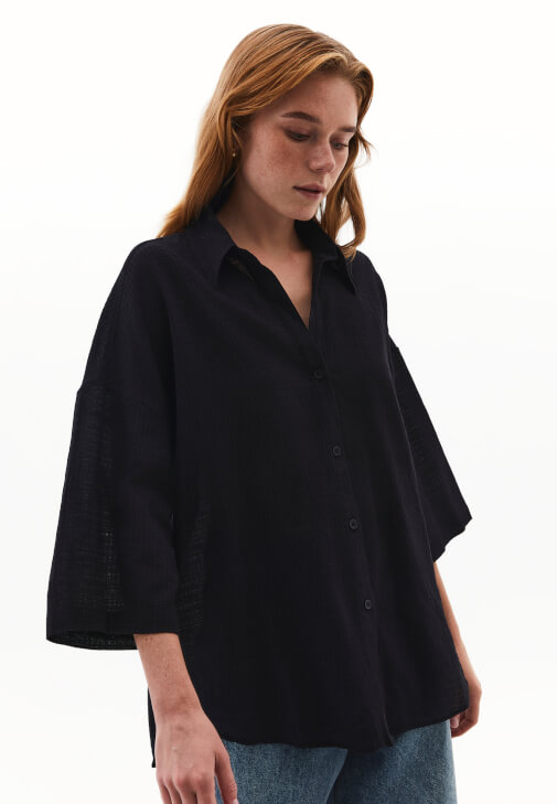 Keten Gömlek ve Denim Pantolon Kombini