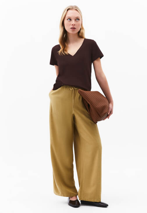  Keten Tişört ve Pantolon Kombini